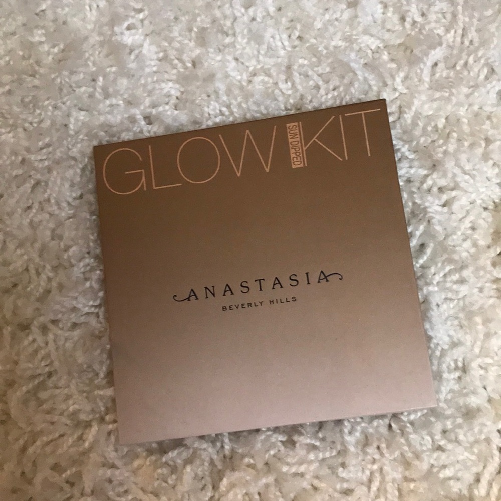 Anastasia Beverly Hills Glowkit- Sundipped